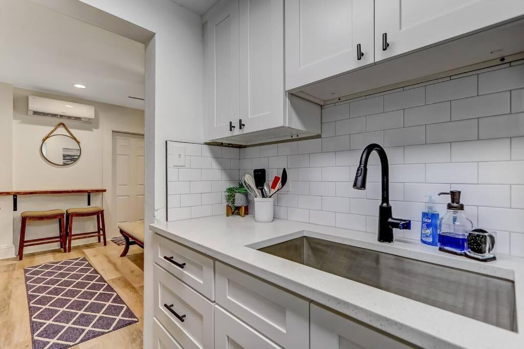 Beachside Retreat Awaits At شاطئ جاكسونفيل المظهر الخارجي الصورة
